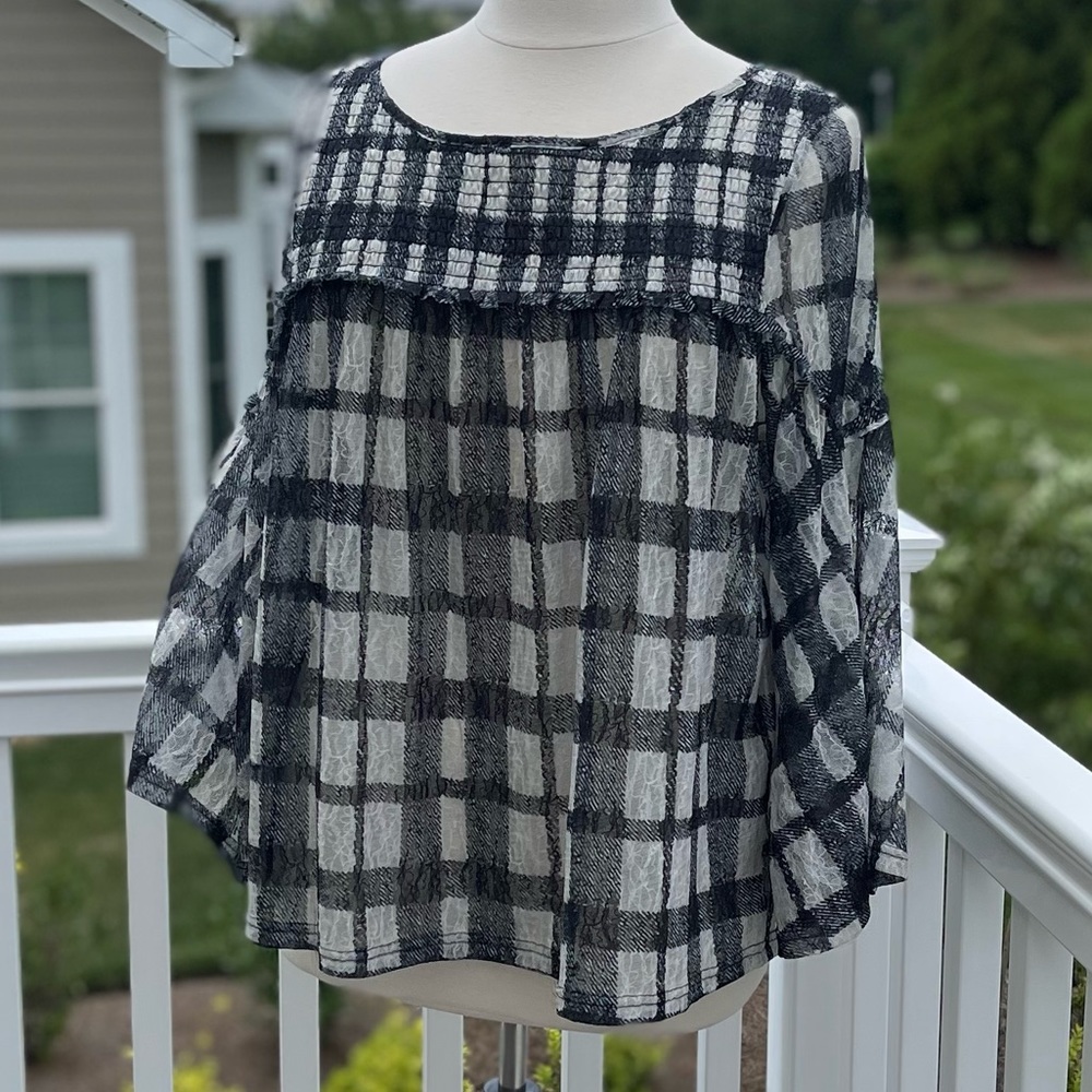 Akemi + Kin Blouse $4.99 SHIPPING